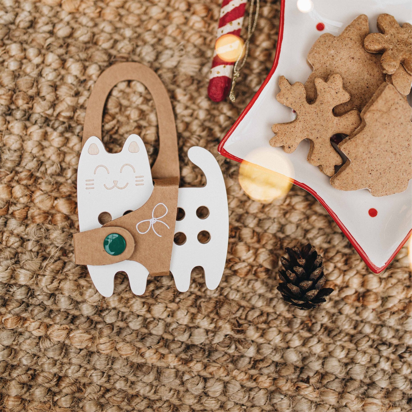 Cat - Small wooden lacing Toy, Montessori, fine motor skills
