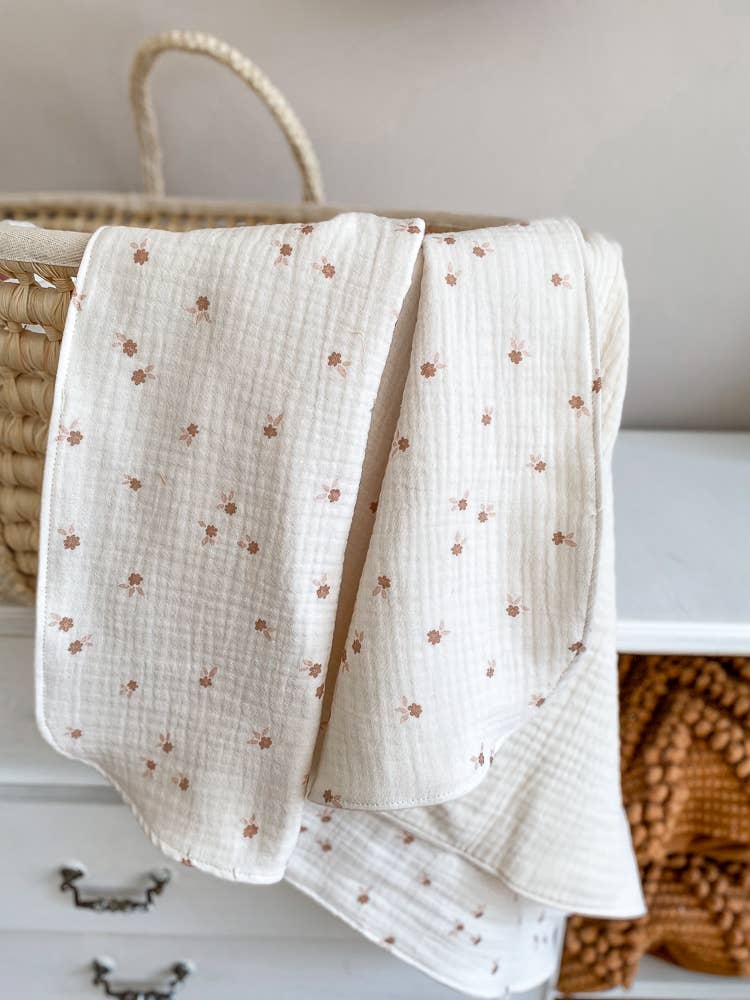 Muslin Baby blanket with little flowers