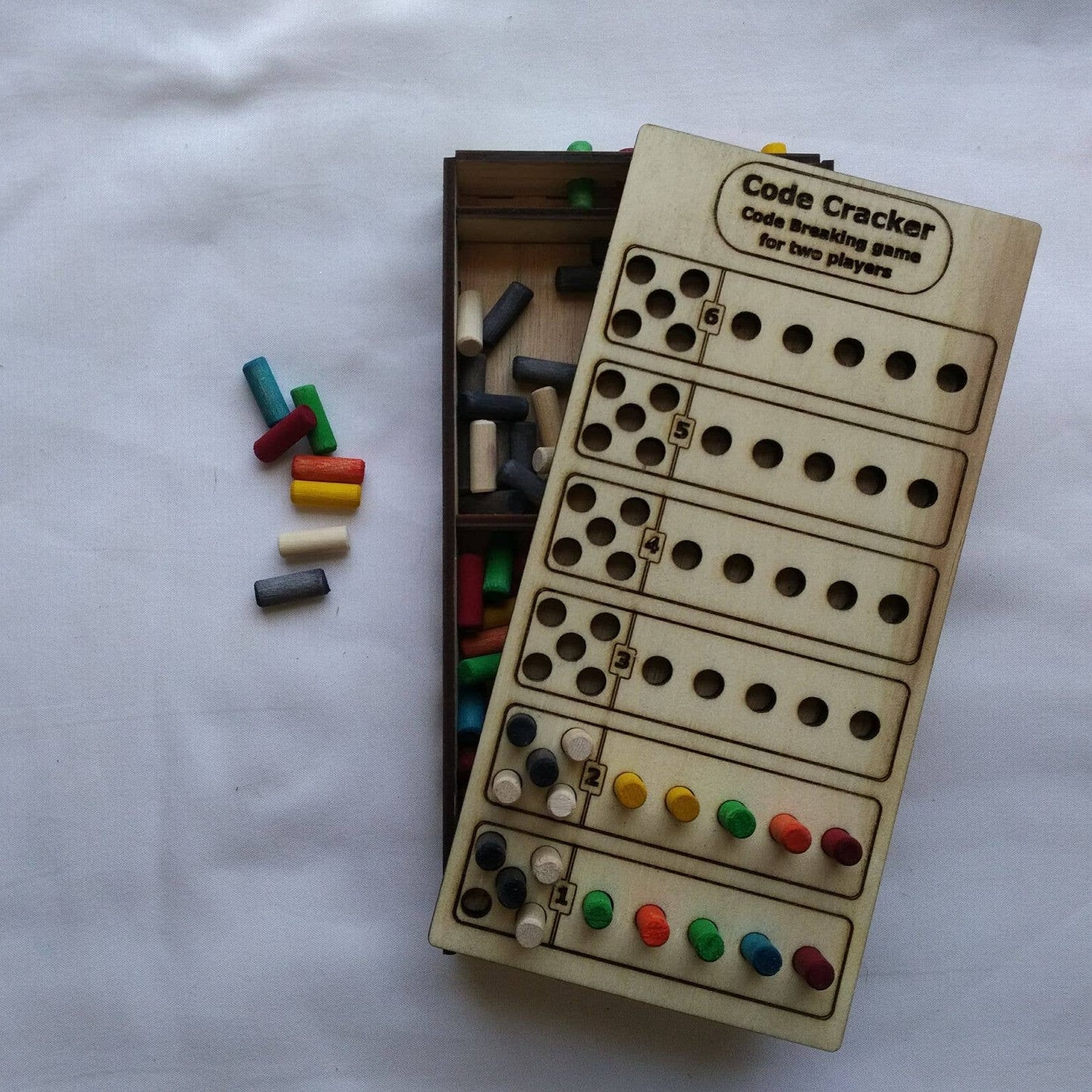 Code Cracker - code breaking game for two players